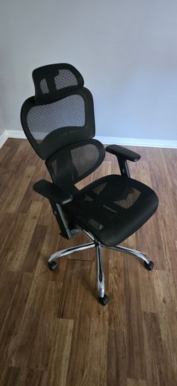 Premium Flytt Ergonomic Mesh Office Chair w/ Headrest & Adjustable Arms - Like New!