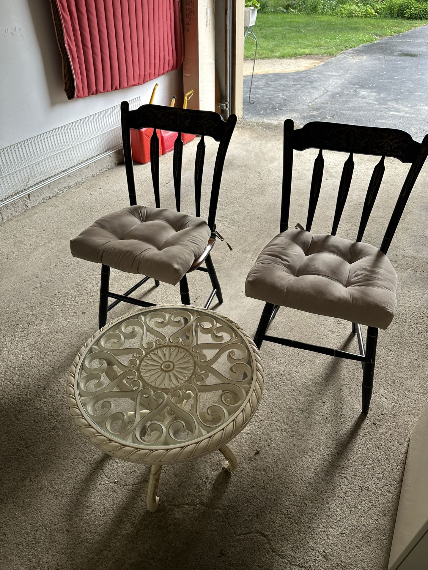 Table And Chairs 