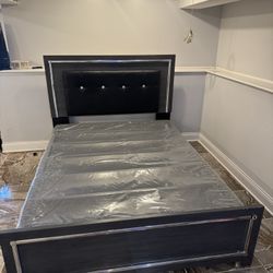 Modern Queen Bed - Gently Used 