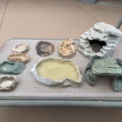 Reptile Feeding /Water Dishes And Caves