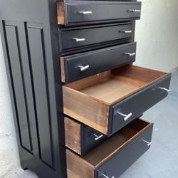 6  DRAWERS DRESSER 