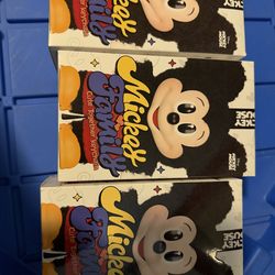 Mickey family keychain  popmart