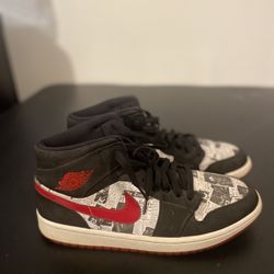 Air Jordan 1 Mid Men Size 10