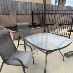FREE Outdoor dining table & 2 chairs **read description**