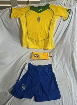 Replica - BRAZIL Youth Soccer Kit W Matching Socks. Y Size 12