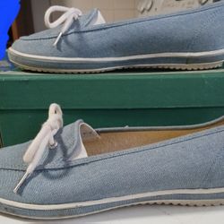 WOMEN'S GRASSHOPPERS BRAND SHOES, WAYFARER CHAMBRAY W/BOWS STYLE, SIZE 6B, BLUE & WHITE