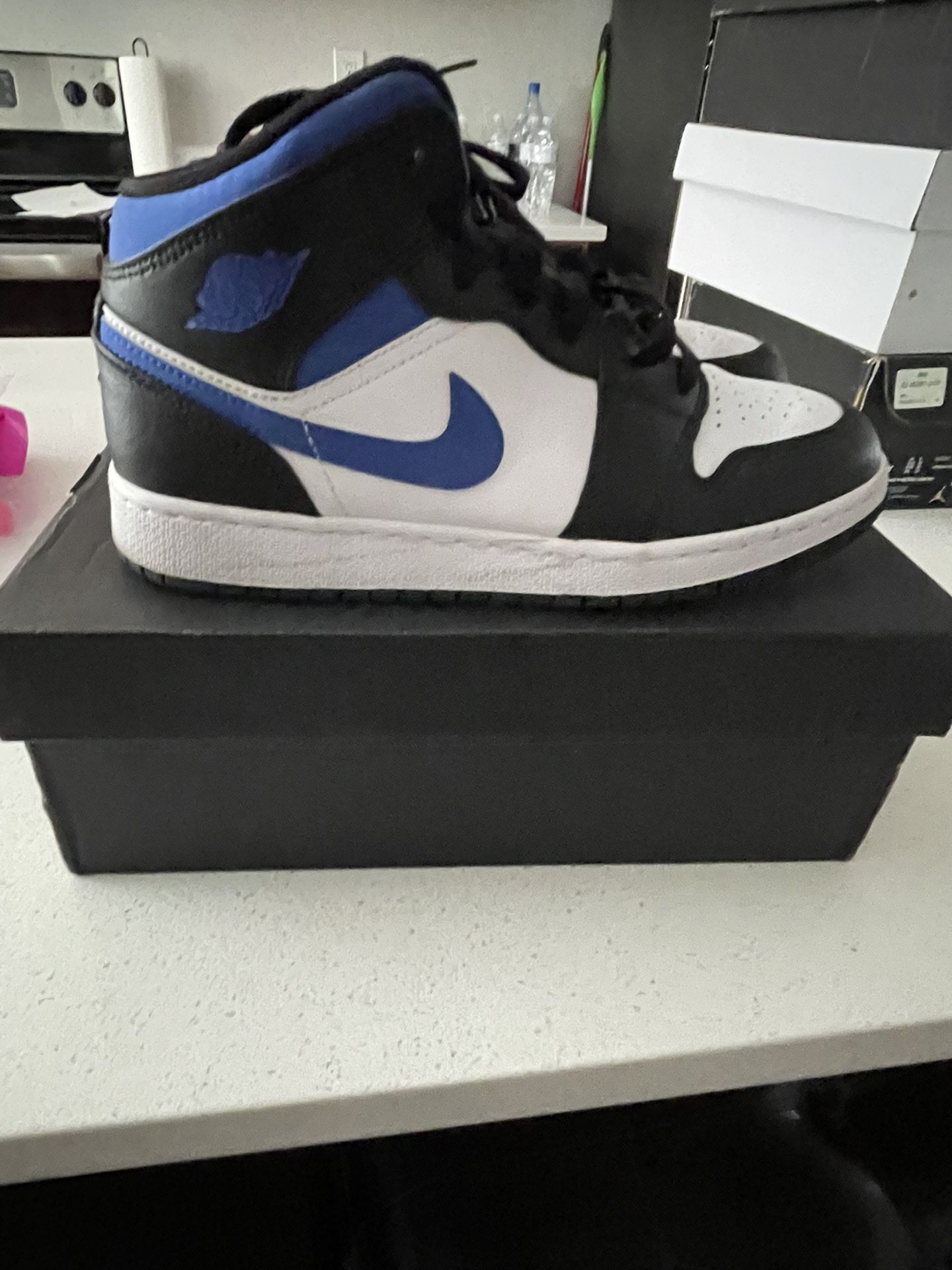 Air Jordan 1 Mid Gs