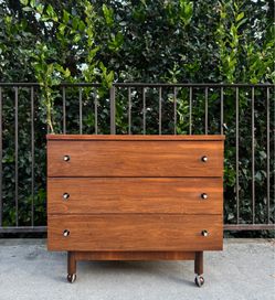 Vintage Mid Century Modern Distinctive Furniture by Stanley Walnut 3 Drawer Lowboy Dresser