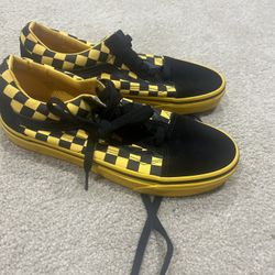 Checker Mustard Van 