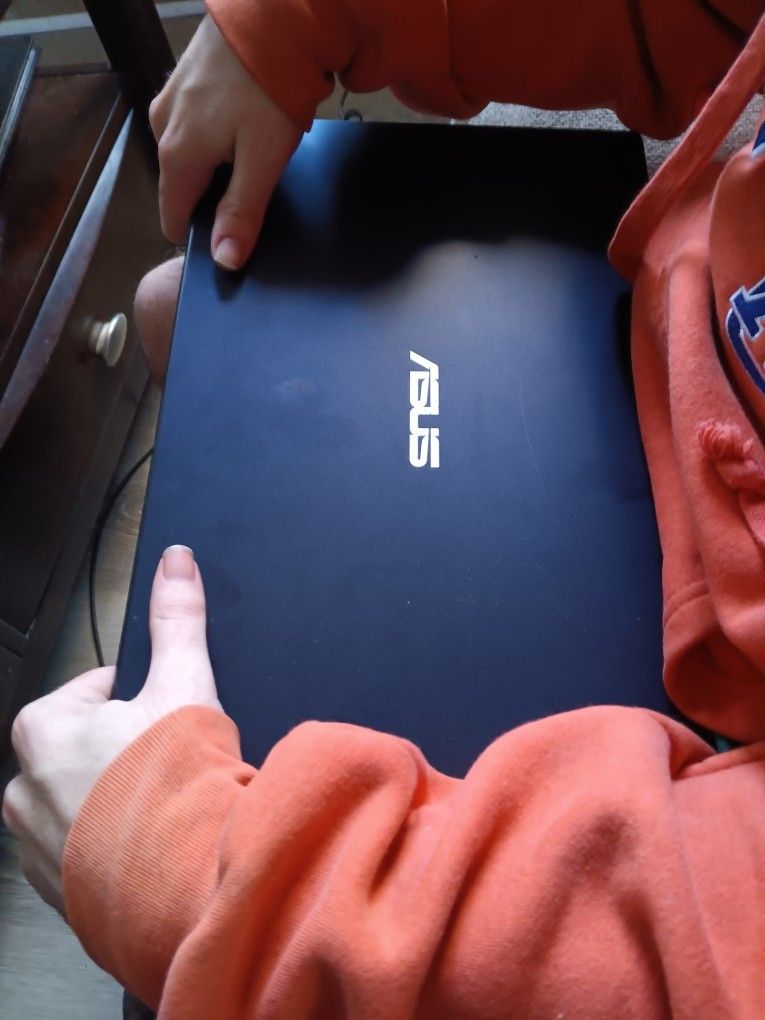ASUS laptop For Parts