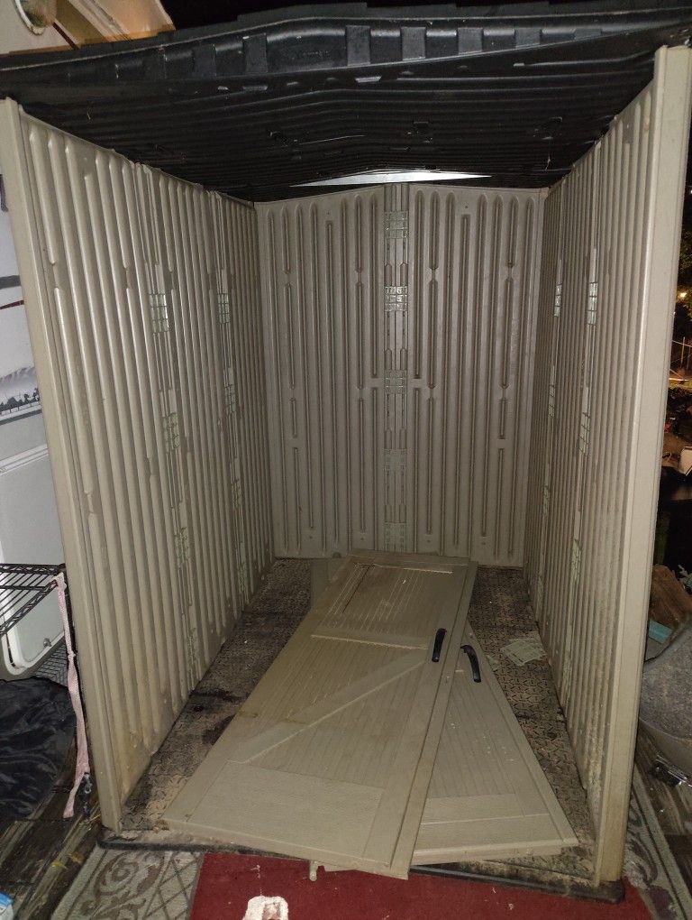 Rubbermaid Shed