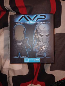 LOOT CRATE, AVP TOY