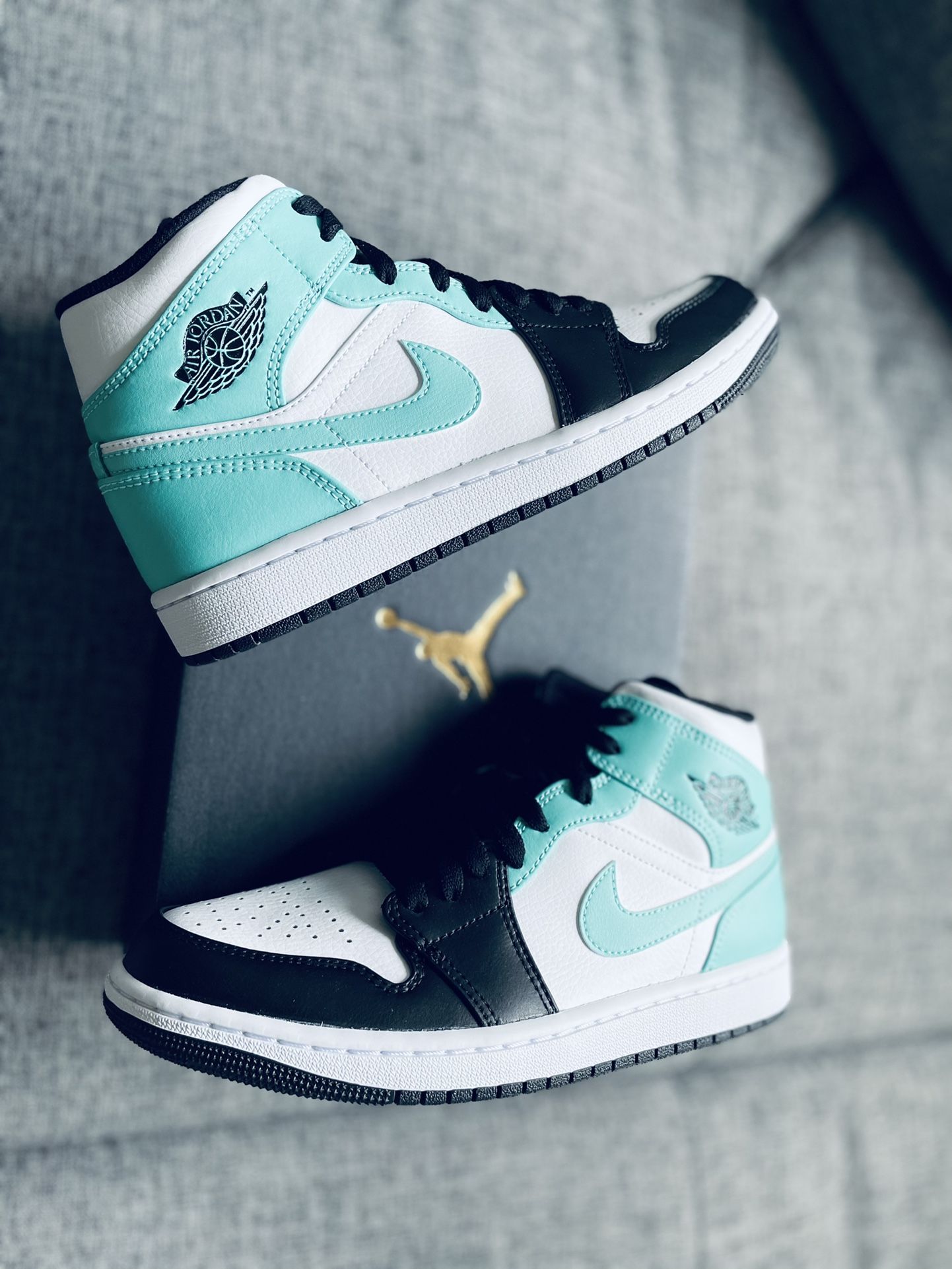 Air Jordan MID Tropical Twist Size Brand New DS