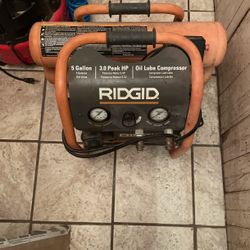 Ridgid 5 Gallon Compressor 