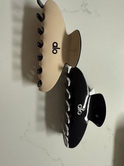 Alo hair clips