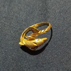 10k Yellow Gold Dolphin Ring Size 8