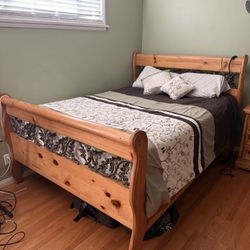 Bedroom Set - Queen - Solid Pine