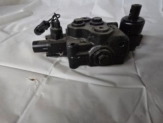 OEM Altec Walvoil SD5/1-D Solenoid Hydraulic Directional Control Valve