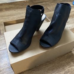 Vince Camuto PeepToe Ankle Boots Black 7.5