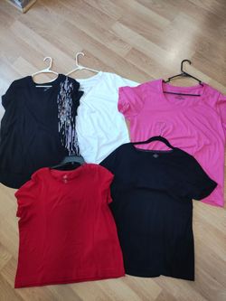 5 tshirts 2XL Women's