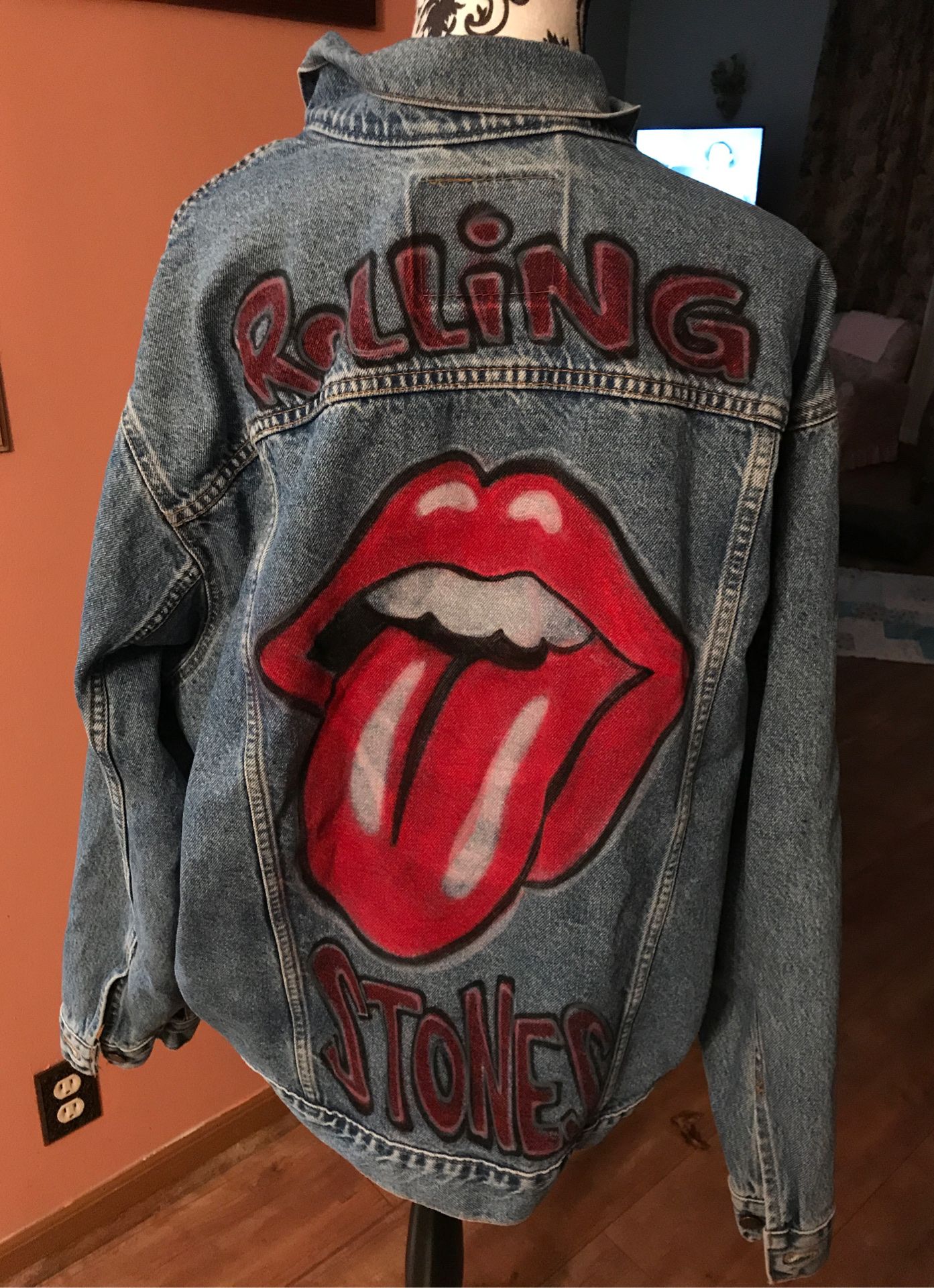 Levi men’s xl jacket Rolling Stones painting on back