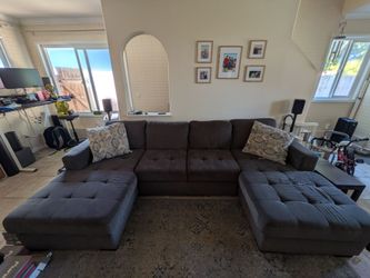 Sectional with pullout and storage