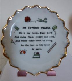 DECORATIVE PORCELAIN PLATE
