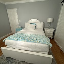 Full Size Bed With Mattress 