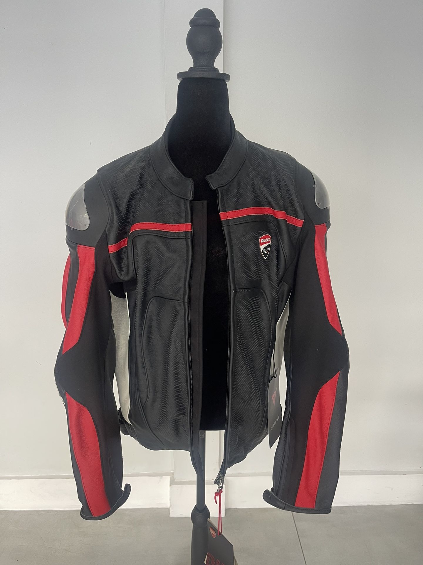 New With Tags (NWT) Ducati Corse C4 Estivo Leather Motorcycle Jacket Men's EU 54