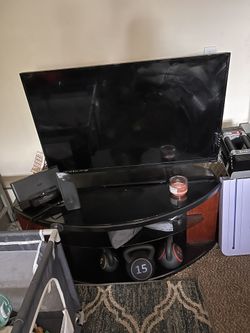 Vizio Tv With Entertainment Stand.  