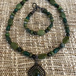 Beautiful Green Necklace With Bracelet (925)