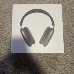 Apple AirPods Max Wireless Over-Ear Headset - Space Gray