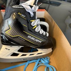 Bauer kids ice skating shoes