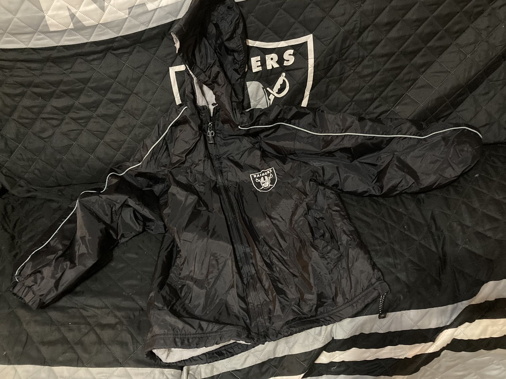 Las Vegas Raiders #RaiderNation Jacket Sz 14-16 Young Kids Sz