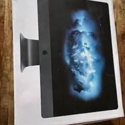 Apple Studio Display + Mac Mini M2 – Full Setup” 