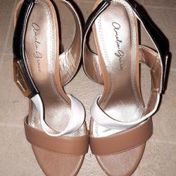 Amelia Grace (Size 7M)