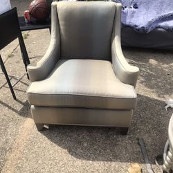 WINGBACK CHAIR 