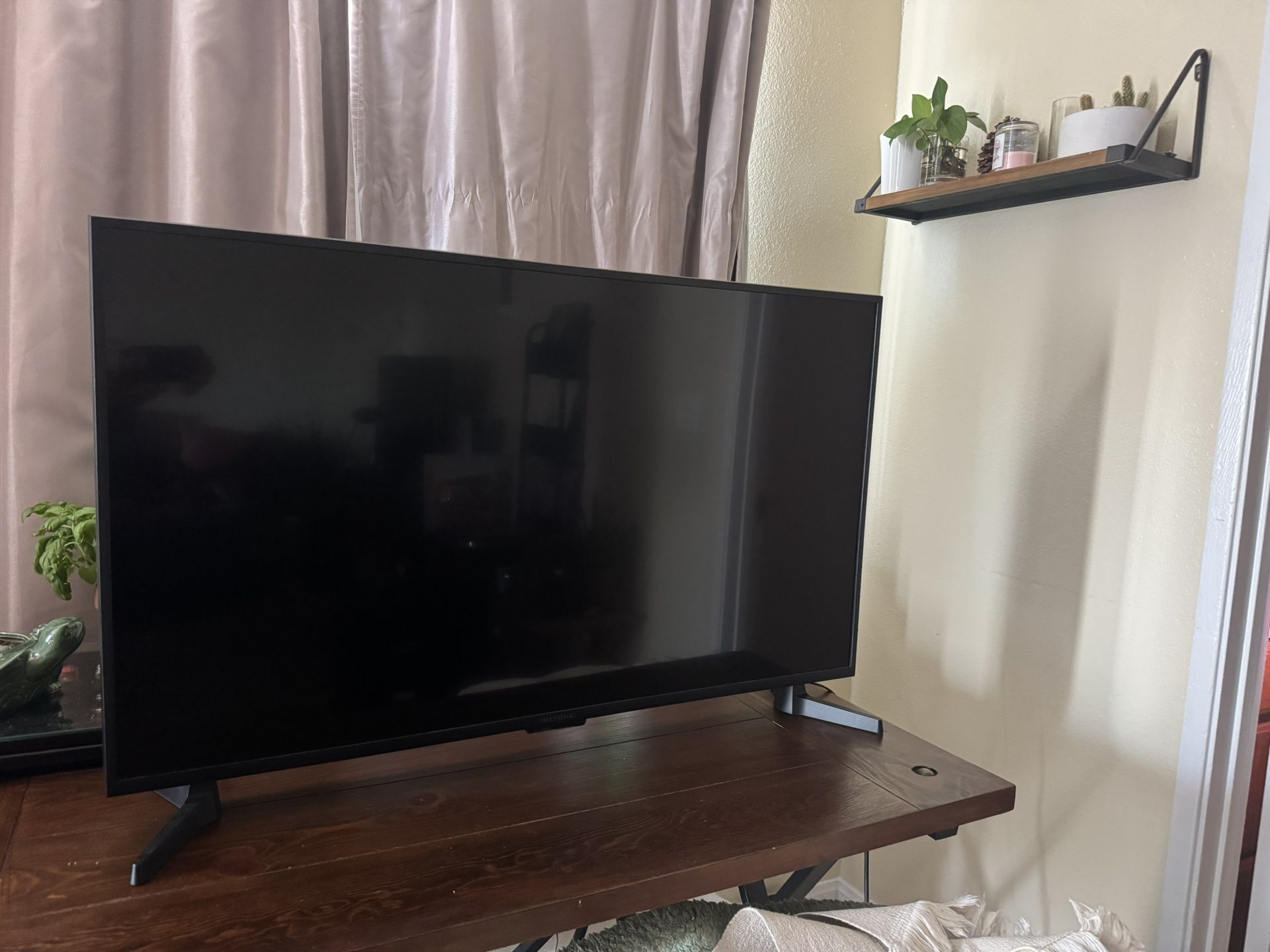 TV 43” INSIGNIA FIRE TV 4K UHD 