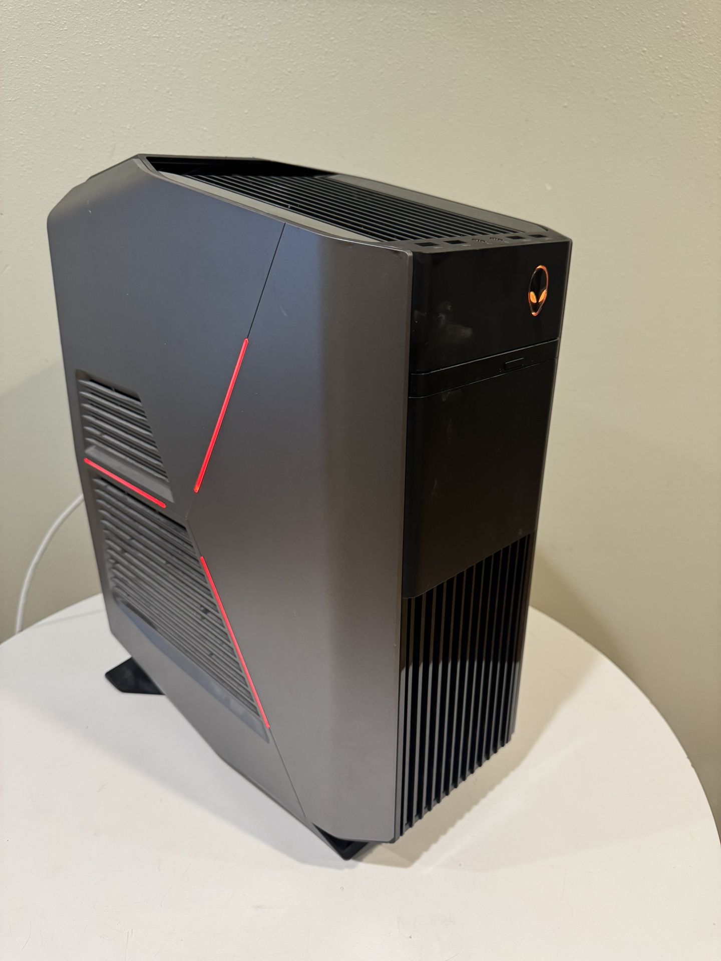 Alienware i7 7th Gen/32gb Ram/GTX 1070 Gaming PC Desktop Computer VR READY WINDOWS 11