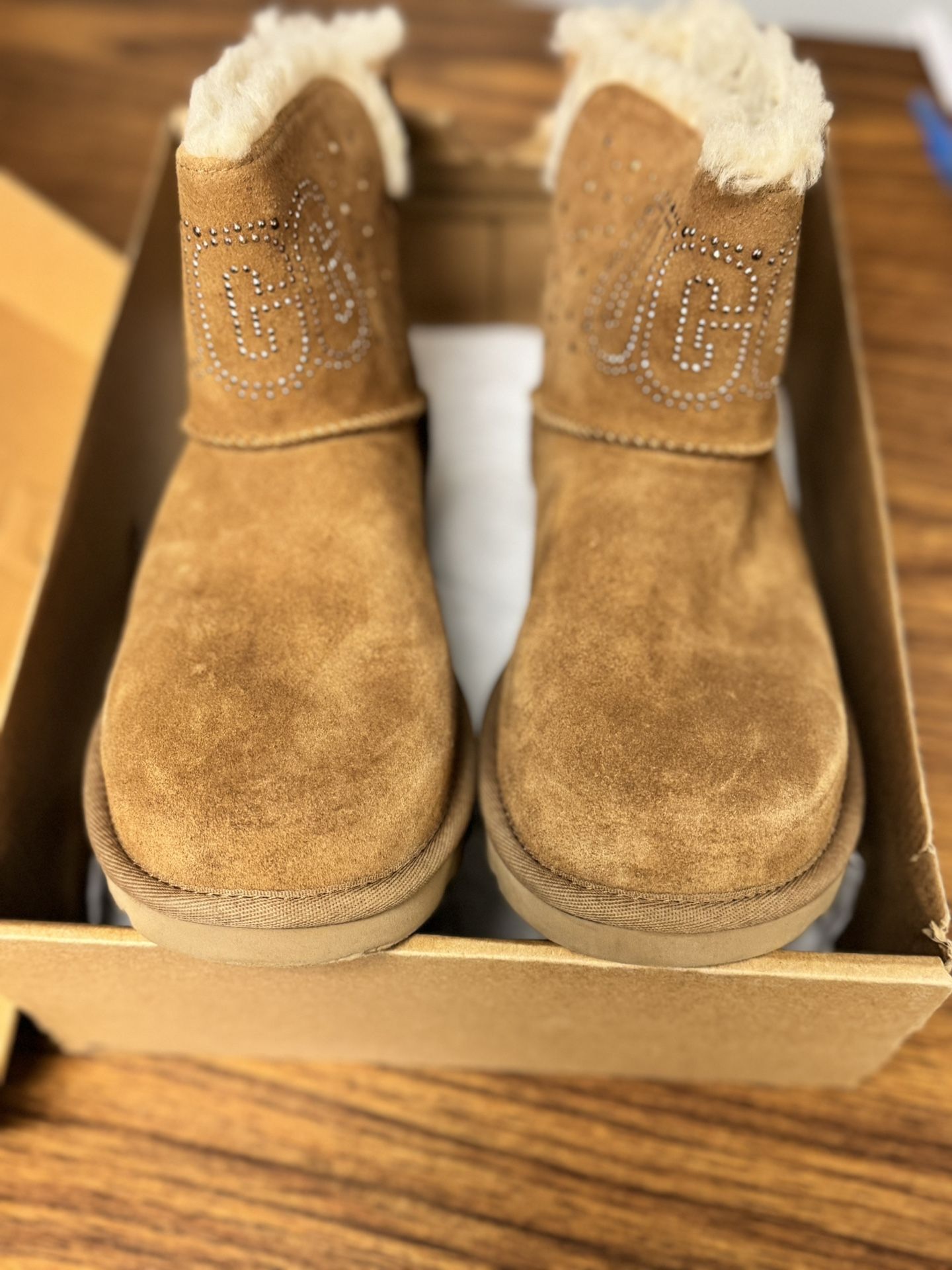 Ugg Gem mini Size 8