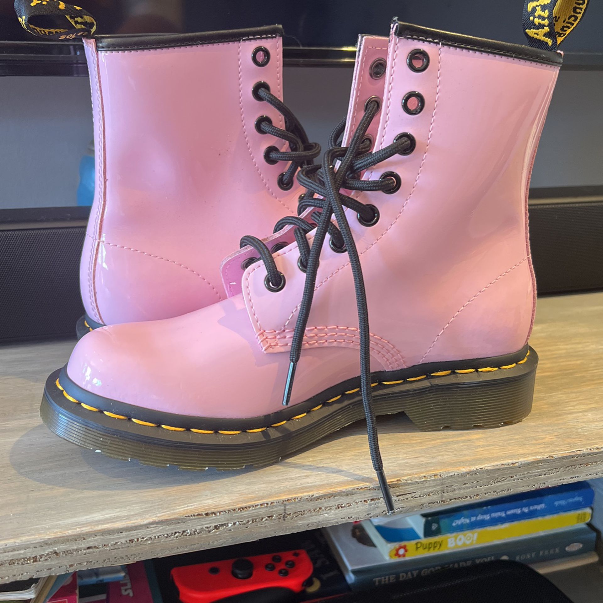 DOC MARTENS (Pink) for Sale in Chula Vista, CA - OfferUp