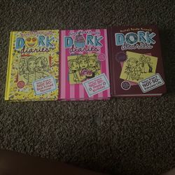 Dork Diaries 40$
