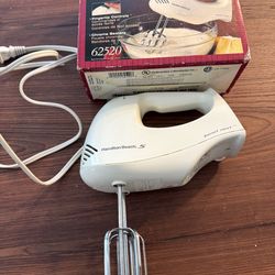 Hamilton Beach 5-Speed Mixer With Chrome Beaters