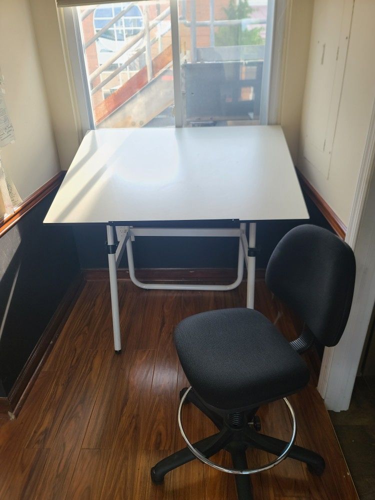 Drafting Plan Craft Or Standing Table And Chair