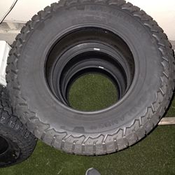 265/70/17 Mastertrack Badlands