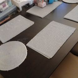 Dining room table with 6 chairs