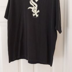 Chicago White SOX Size XL T-SHIRT 