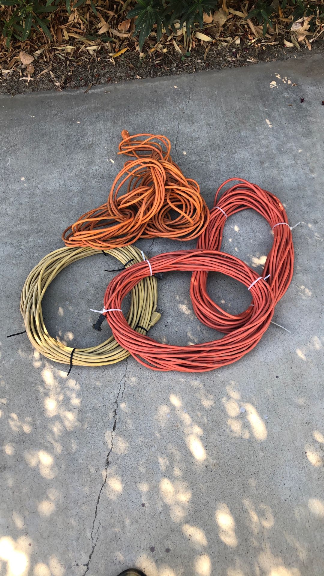 4 Quantity 100ft Electric Cords