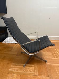 Vintage Herman Miller Eames Aluminum Group Model 684 Lounge Chair