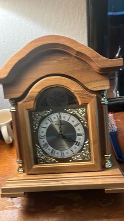 Daniell Dakota grandfather clock that chimes